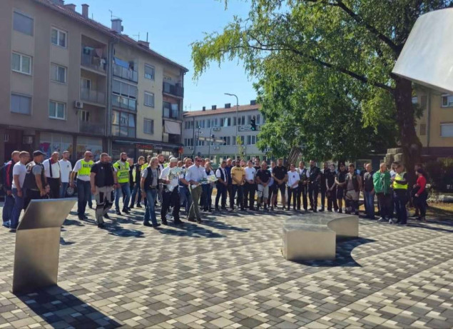 Učesnici Krajiškog moto-maratona 'Dani slobode 2026' odali počast braniocima