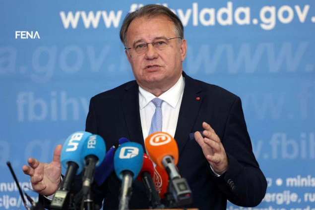 Nermin Nikšić povodom smrti Abdulaha Sidrana: Otišao je velikan, meštar od pera i riječi