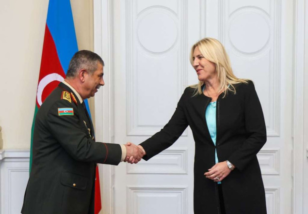 Cvijanović s ministrom odbrane Azerbejdžana: Bilateralni odnosi dviju zemalja dobri i prijateljski