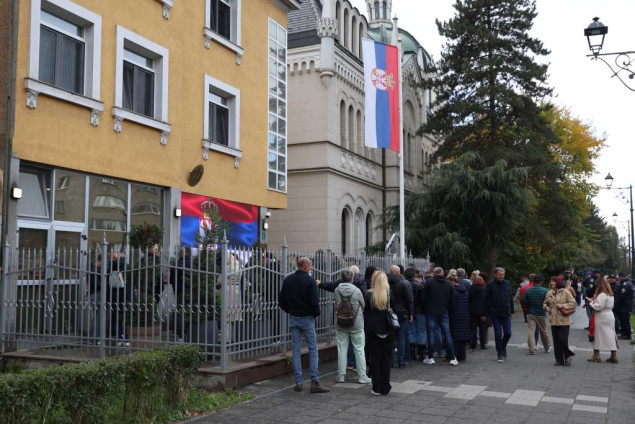 Međunarodni posmatrači o izborima u Srbiji: Velika izlaznost, ali i ozbiljne nepravilnosti i pritisci na birače Međunarodni posmatrači o izborima u Srbiji: Velika izlaznost, ali i ozbiljne nepravilnosti i pritisci na birače