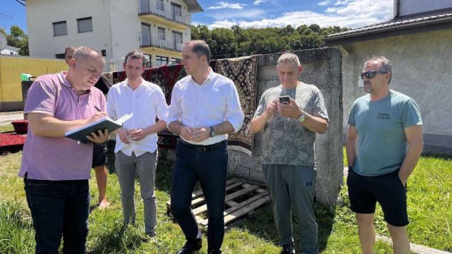Gradonačelnik Bihaća najavio sanaciju puta i nove projekte u MZ Gata