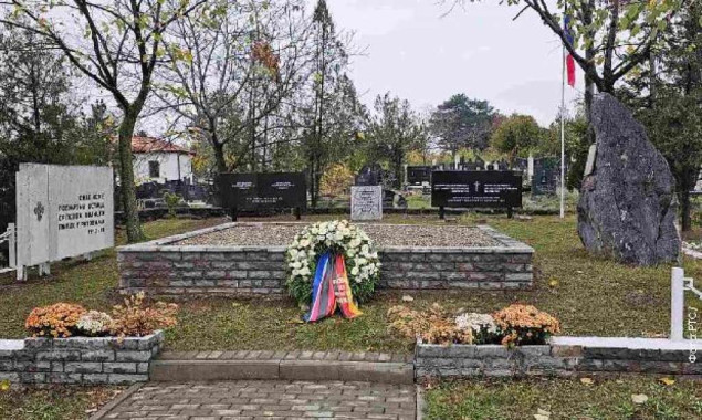Priština: Francusko veleposlanstvo pomjerilo spomen obilježje palim srpskim vojnicima