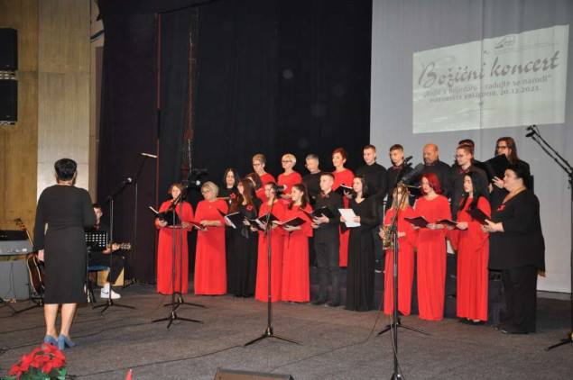 S božićnog koncerta u Prijedoru poslane poruke mira, ljubavi, dijaloga i tolerancije