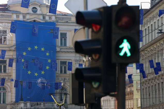 U iščekivanju 'zelenog svjetla' iz Brisela Sarajevo ukrašeno zastavama EU