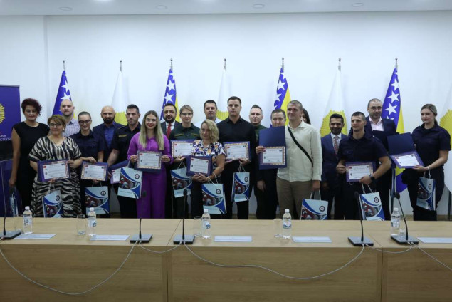 Uručeni certifikata polaznicima obuke za borbu protiv nasilja u porodici i nasilja nad ženama