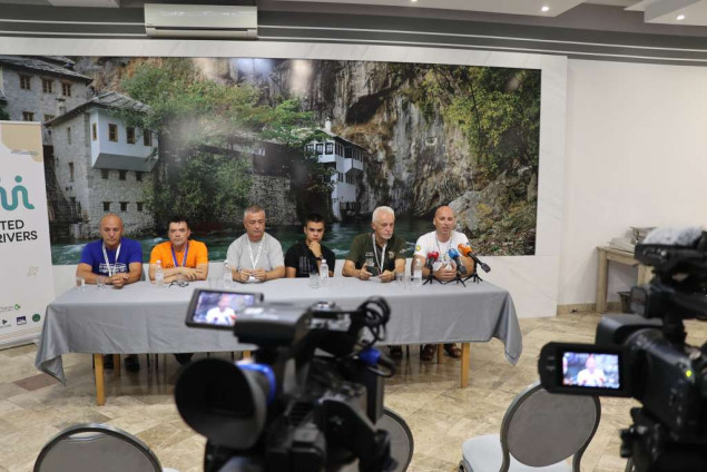 Na Svjetskom prvenstvu u mušičarenju 60 natjecatelja iz 13 zemalja