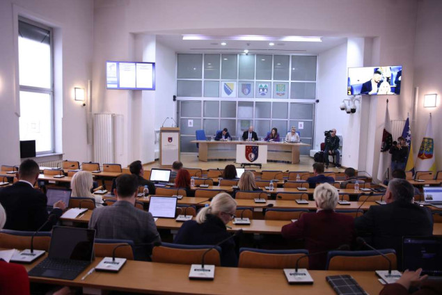 Skupština većina u KS: Jučerašnja predstava nepobitno dokazala neophodnost izmjena Poslovnika