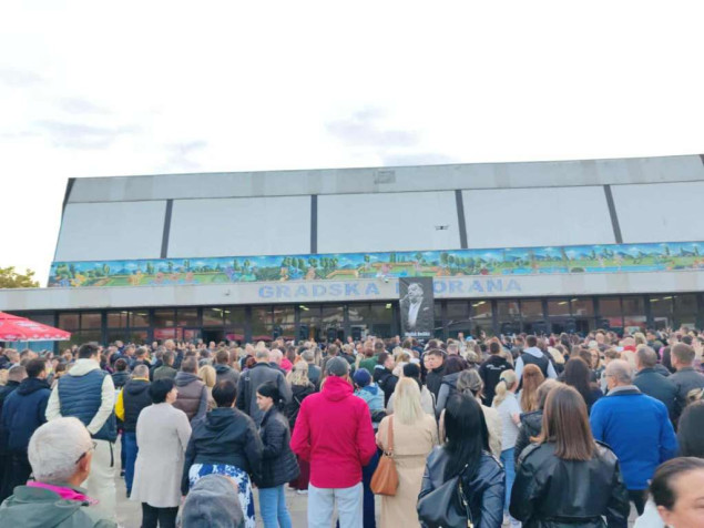 Goraždani se oprostili od Halida Bešlića: Tvoje Goražde te neće zaboraviti