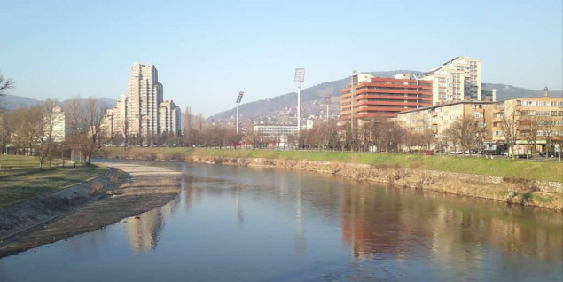 U Bosni jutros djelomično vedro s rijetkim lokalnim pljuskovima, u Hercegovini pretežno sunčano