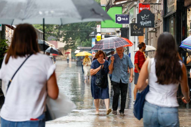 U BiH oblačno s kišom i pljuskovima, tokom dana postepeni prestanak padavina u Hercegovini