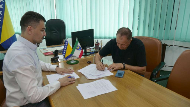 Potpisan ugovor o izvođenju radova na modernizaciji regionalne ceste Olovo-Han Pijesak