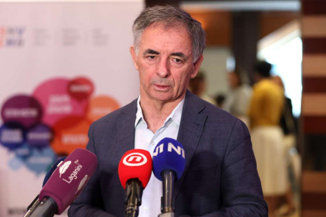 Pupovac: Nije se smjelo dogoditi da Vučić ne može u Jasenovac