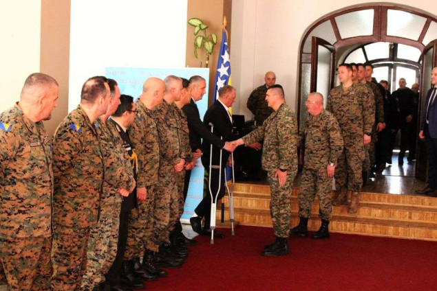 Pripadnici Oružanih snaga BiH pohvaljeni i nagrađeni za humana djela