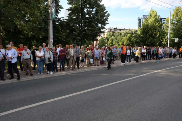 Građani se okupili ispred OHR-a na protestu upozorenja uoči sjednice PIC-a