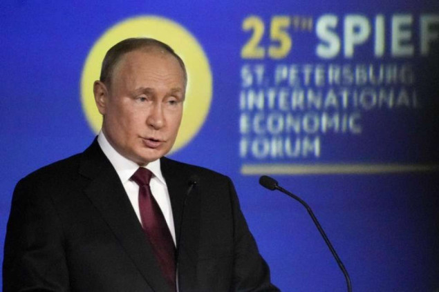 Kremlj: ''Mnogo ljudi'' poziva Putina da se kandiduje na predsedničkim izborima