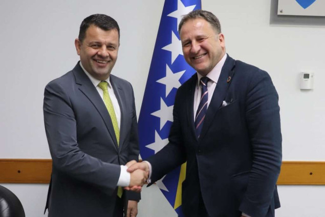 Hurtić i Meyer o zajedničkim projektima i elektrifikaciji povratničkih naselja