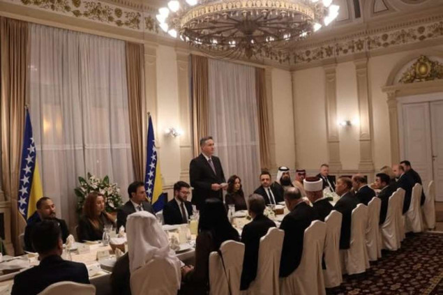 Bećirović upriličio iftar za diplomate i reisu-l-ulemu Kavazovića