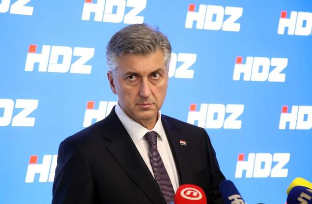 Plenković protiv Dabrine inicijative za zabranu komunističkih simbola