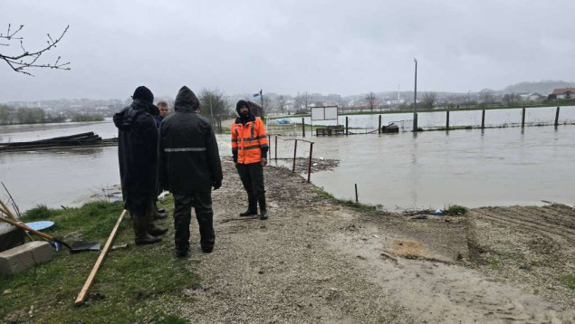 Situacija u Velikoj Kladuši stabilnija, nivo vode opada