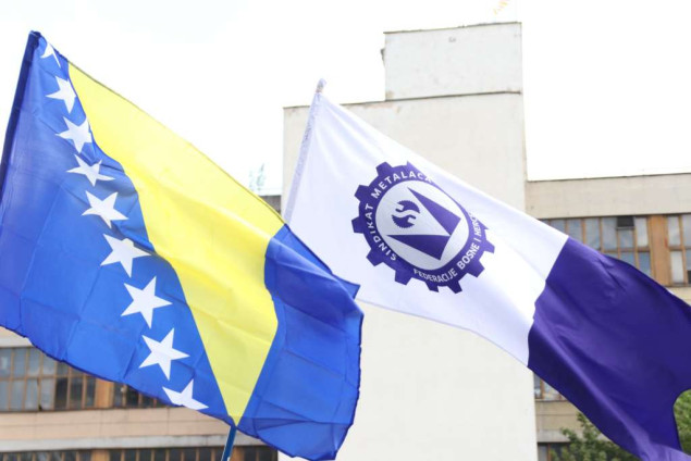 Zapaljeno vozilo Sindikata metalaca Kantona Sarajevo