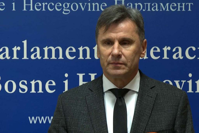 CIK utvrdio prestanak zastupničkog mandata Fadilu Novaliću, zamjenski mandat Rahimu Gadžiću