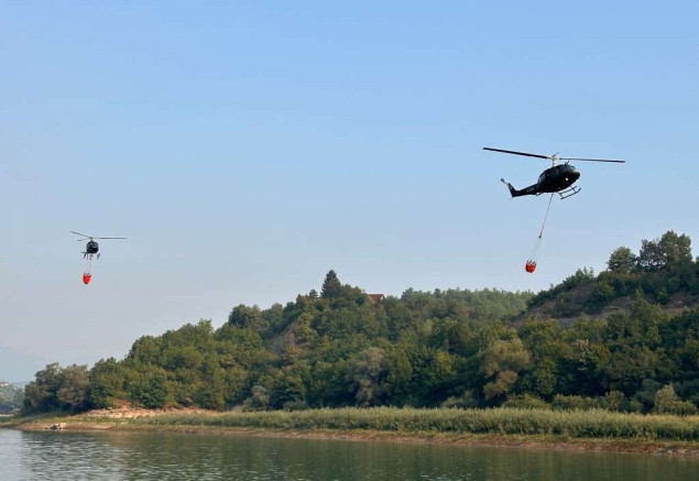 Helikopter OS BiH obustavio angažovanje na požarištu kod Jajca: Nastavljen angažman u Konjicu