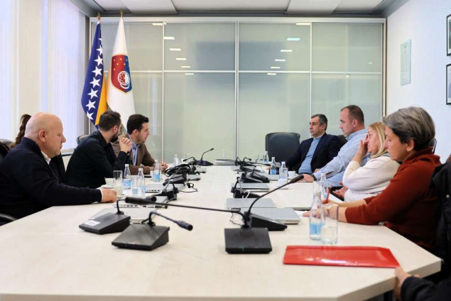 KS - Potpisani ugovori s dobitnicima sredstava za podršku održivom povratku na području Srebrenice