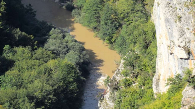 Nakon slika zamućene vode i pomora riba, inspektori RS utvrdili da je Neretva nezagađena