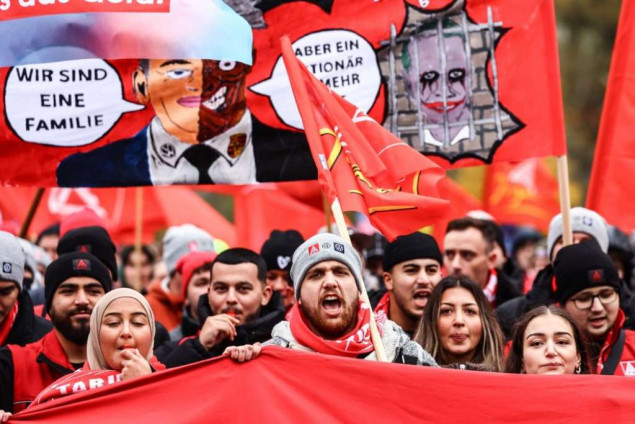 Radnici Volkswagena protestiraju protiv najava otpuštanja, prijete štrajkom