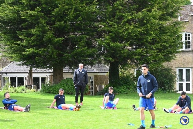 Nogometaši BiH obavili aktivacijski trening, u Englesku doputovao i selektor Barabrez