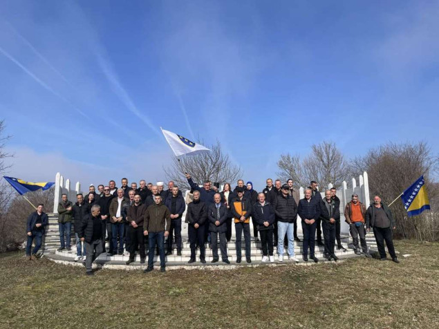 Nevesinje: Polaganjem cvijeća u selu Kljuna obilježen Dan neovisnosti BiH