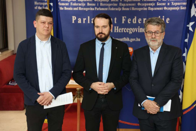 Jedinstven stav SBiH, NES-a, HDZ-a 1990 i HNP-a oko pitanja djelovanja Ustavne komisije