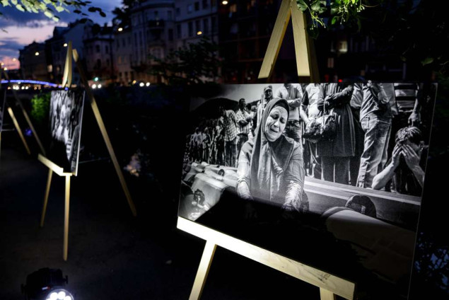 Upriličena izložba autora Velije Hasanbegovića 'Potočarske sjene'