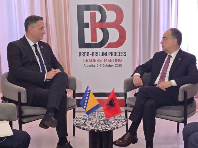 Bećirović i Begaj razgovarali o uspostavi direktne aviolinije između Sarajeva i Tirane