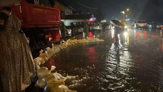 U RS se nekoliko rijeka izlilo iz korita, najkritičnije u Laktašima