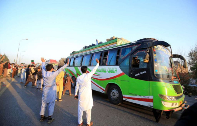 Hiljade pristalica Khana blokiraju autoputeve u znak protesta zbog rezultata izbora u Pakistanu
