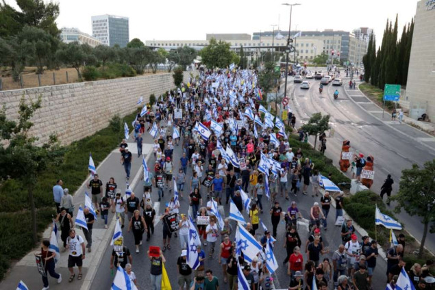 Demonstranti blokirali glavne ceste u Izraelu, traže dogovor o taocima u Gazi