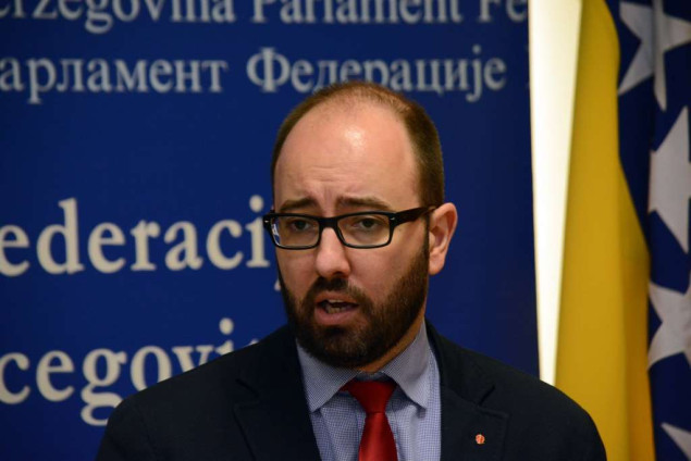 Mašić pozvao Dodika da konačno prestane sa blokadom bezviznog režima sa Kosovom
