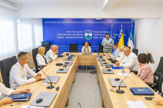 Potpisani ugovori vrijedni 294.000 KM za sufinansiranje turističkih manifestacija u USK