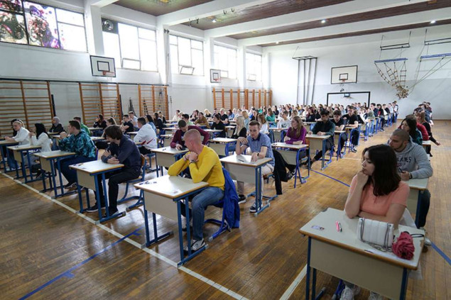 U Tuzlanskom kantonu počelo testiranje u okviru eksterne mature