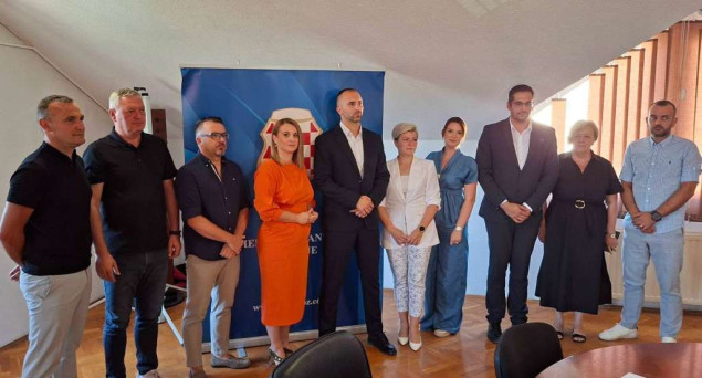 Potpisani kolektivni ugovori u Kantonu 10: Veće plaće u zdravstvu, obrazovanju i upravi