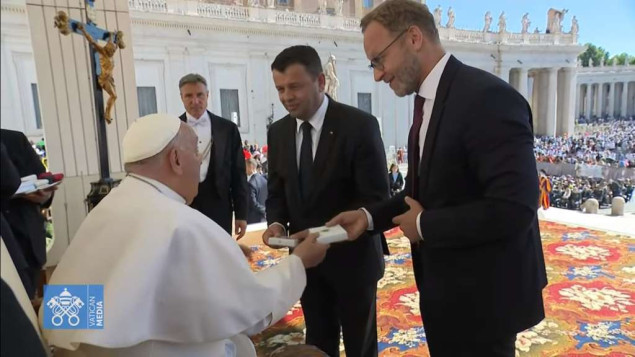 Ministar Hurtić prisustvovao audijenciji i razgovarao sa papom Franjom