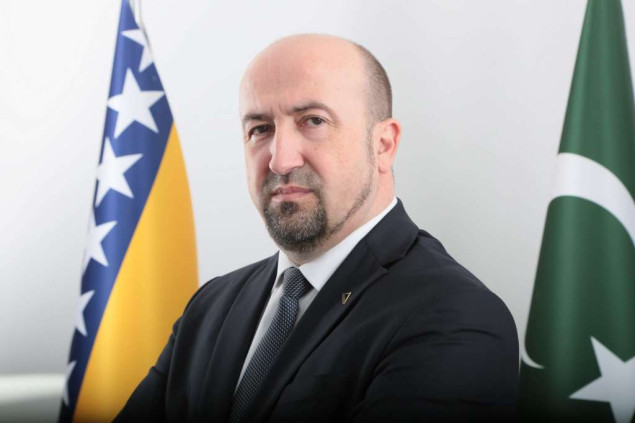 Jusić: Islamska zajednica oštro osuđuje islamofobični govor državnog ministra Srđana Amidžića