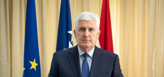 Ćović: Blagdan Božića donosi poruke nade, ljubavi i mira