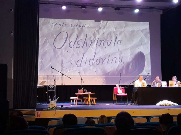 Predstavljena Lišnićeva zbirka 'Odškrinuta didovina' i dokumentarni film o etno baštini