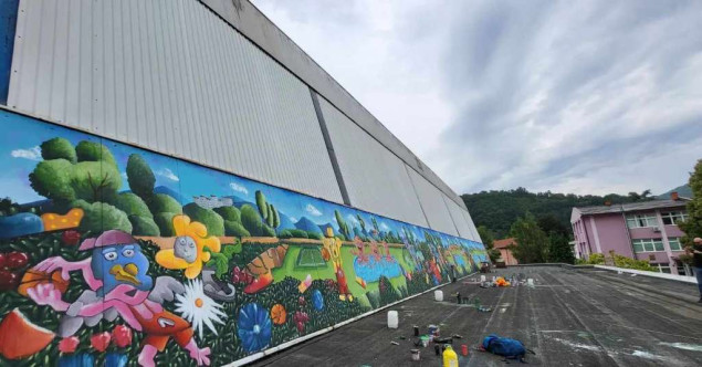 Krov Gradske dvorane 'Mirsad Hurić' u Goraždu krasi mural umjetnika Rikarda Druškića