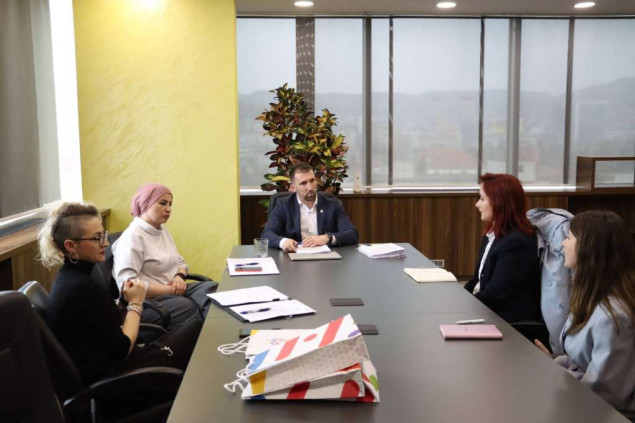Delić i predstavnice Vijeća mladih razmatrali ključne korake za zadržavanje mladih u BiH