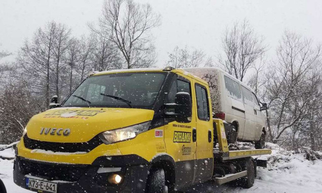 Obavezna zimska oprema u BiH: Gume, lanci i provjera vozila prije zime