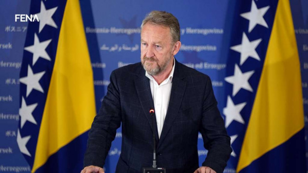 Izetbegović: Komšić nije bio zabrinut kada sam pregovarao u Neumu pa nema razloga ni zbog razgovora u Briselu