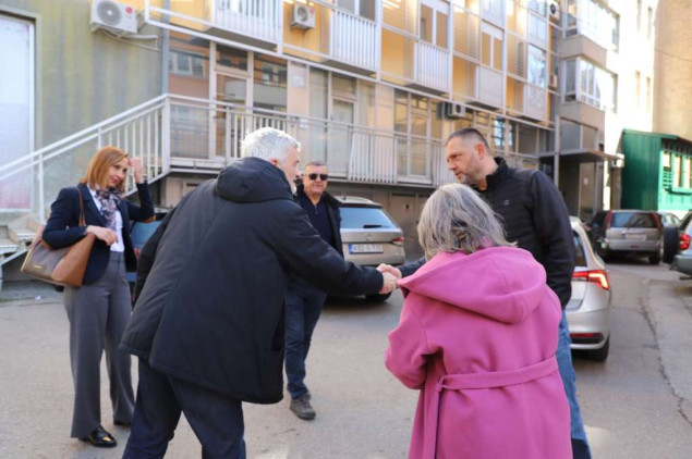 Općina Centar Sarajevo - Uručeni ključevi tri stana pripadnicima boračke populacije